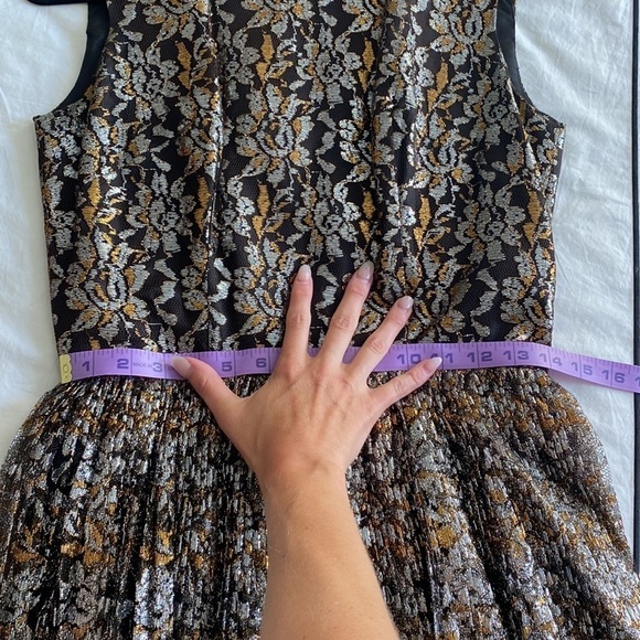 Lilli Diamond California- Vintage Collectors Lace Floral Metallic Mini Dress - Picture 11 of 13